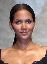 ハル・ベリーが“靴”依存症コメディに主演