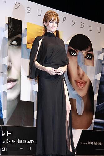 アンジェリーナ・ジョリー、大胆セクシードレスでファン魅了