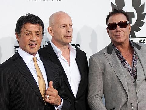 スタローン最新作プレミアにB・ウィリスやM・ロークも参戦