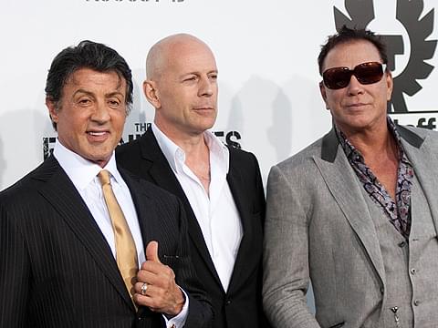 スタローン最新作プレミアにB・ウィリスやM・ロークも参戦