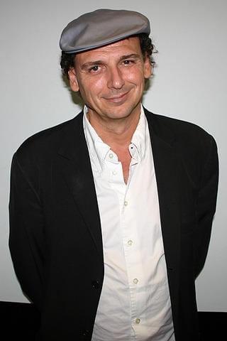 ムルナウの「サンライズ」にオマージュを捧げた「シルビアのいる街で」