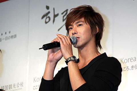 ドラマの出来栄えを語るユンホ