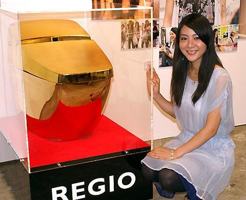 今夏は超多忙で遊べなかったと苦笑い