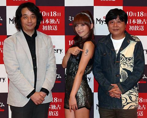 優木まおみ、左腕のドラゴン・タトゥーを披露