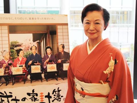 小山明子、着物姿で「武士の家計簿」を絶賛
