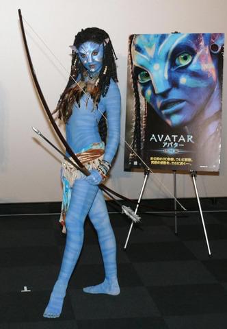 スタイル抜群な“ウノ”ティリ