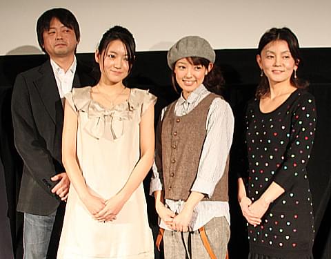 若手女優2人が貧血寸前で挑んだ「臍帯」