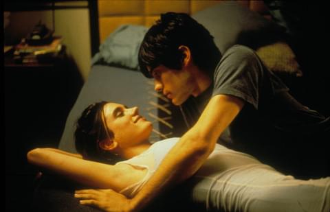 「気がめいる陰うつな映画」30本 英誌が選出