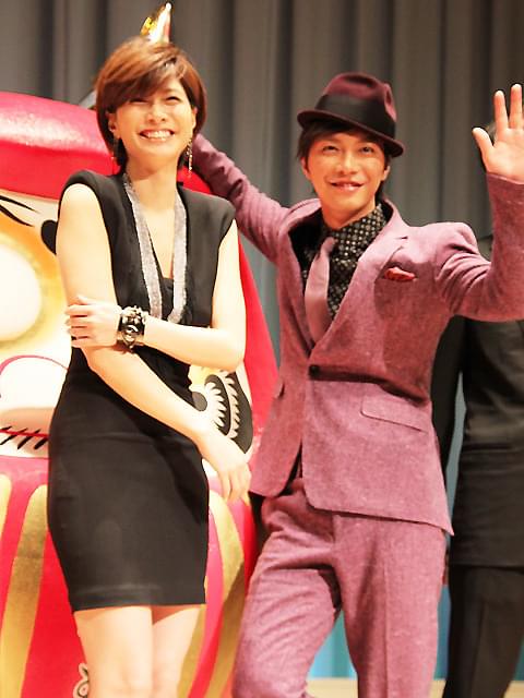 成宮寛貴、あこがれの内田有紀を前に生歌披露