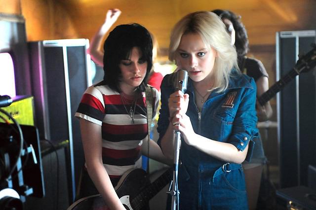 ダコタ・ファニングがセクシー下着で悩殺！「ランナウェイズ」予告編公開