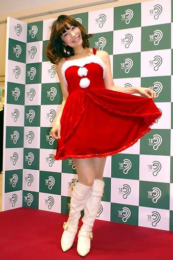 小野真弓、20代最後にミニスカサンタ