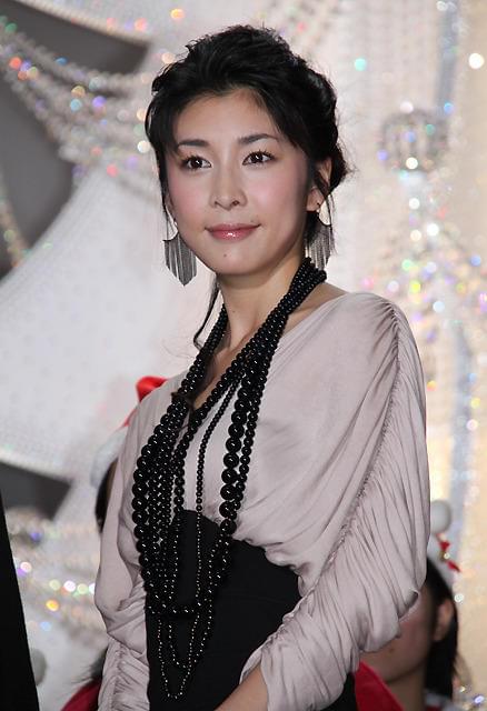 草なぎ剛＆竹内結子、児童合唱団の美声にウットリ