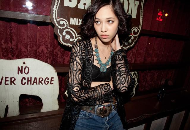 水原希子、初の握手会で恋人募集宣言