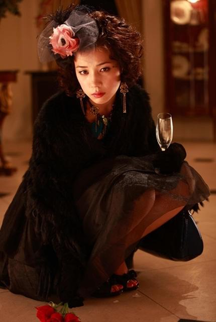 仲里依紗、変幻自在に人気俳優5人を翻ろう