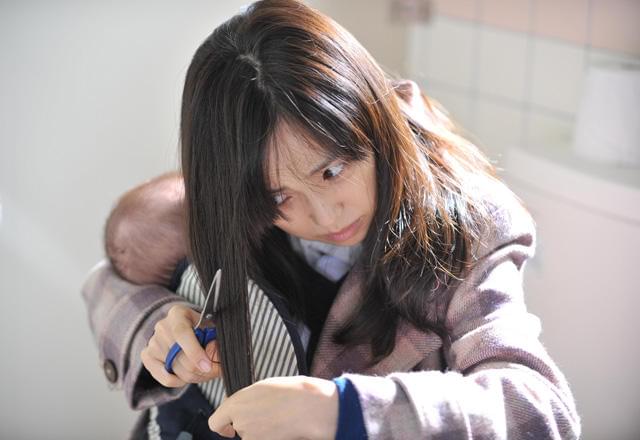 永作博美「八日目の蝉」劇中で地毛20センチをバッサリ！