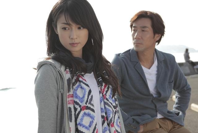 岸谷五朗＆深田恭子「夜明けの街で」映画化で運命の“不倫愛”描く