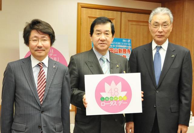 会見した東映・岡田裕介社長ら