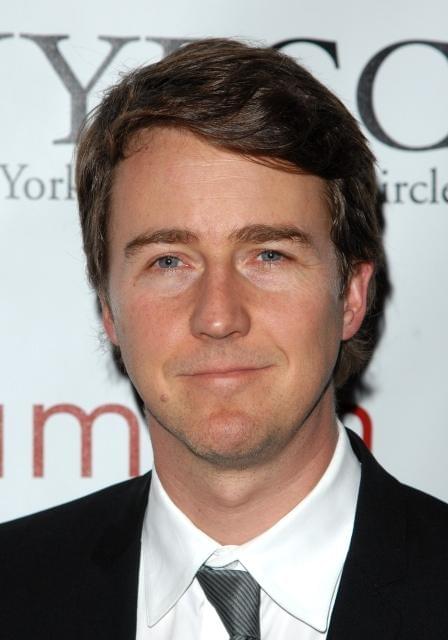 日本在住経験のあるエドワード・ノートン「ガンバッテ」とエール