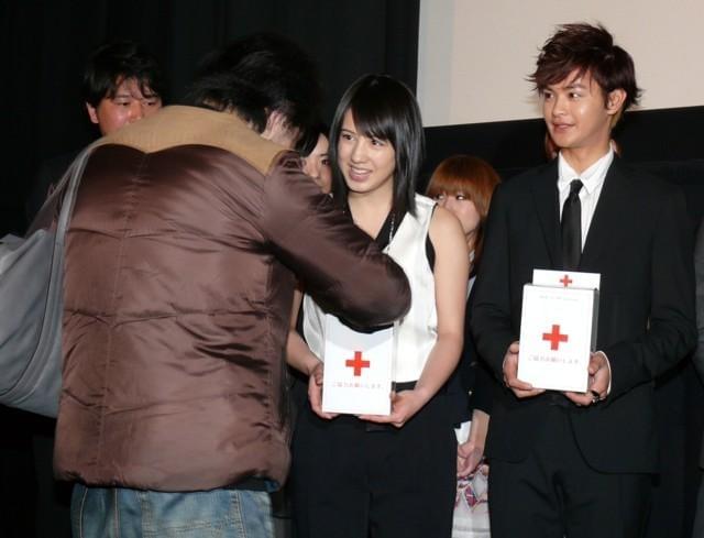 「ランウェイ☆ビート」初日、キャスト陣が募金呼びかけ