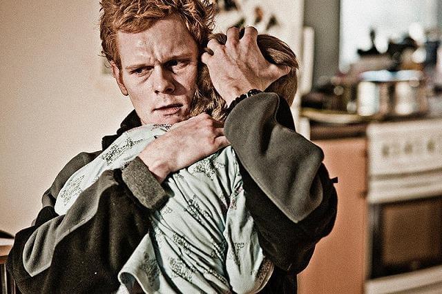 デンマーク映画界を席巻した「光のほうへ」予告編が公開