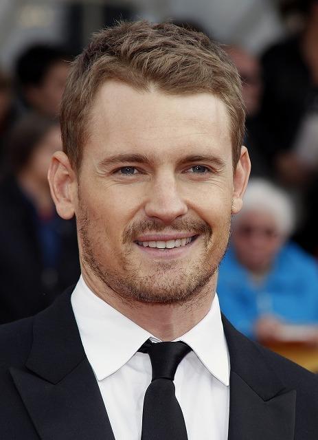 ようやく素顔を披露