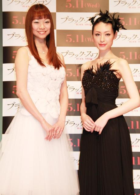 「ブラック・スワン」イベントに 登場した栗山千明と上野水香