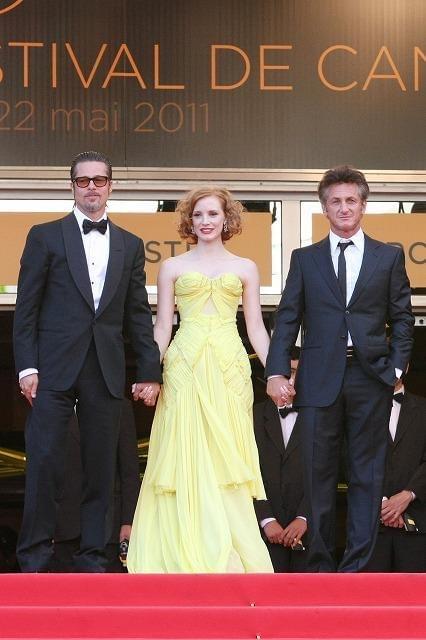 作品上映前にレッドカーペットに登場したピットら