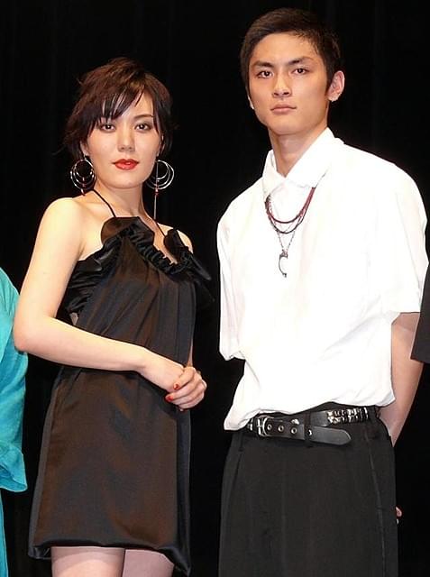 「軽蔑」に主演した高良健吾（右）と鈴木杏