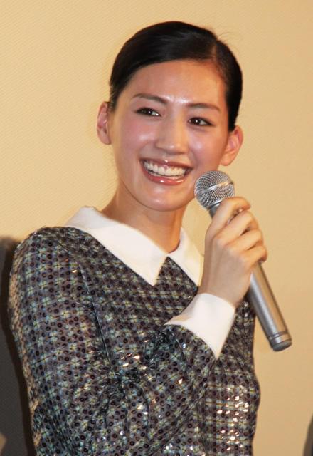 衝撃の幼少期を語った綾瀬はるか