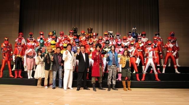 歴代スーパー戦隊52体が勢ぞろい！ヒーローファンを圧倒