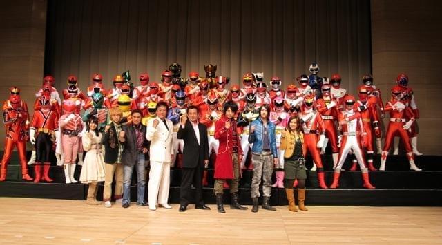 歴代スーパー戦隊52体が勢ぞろい！ヒーローファンを圧倒