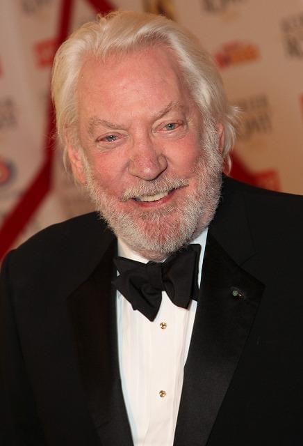 冷酷な独裁者役に