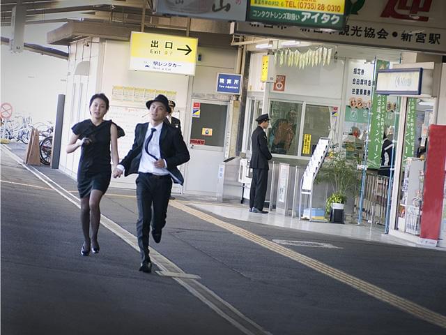 「軽蔑」高良健吾、12分間の長回しで“激走”