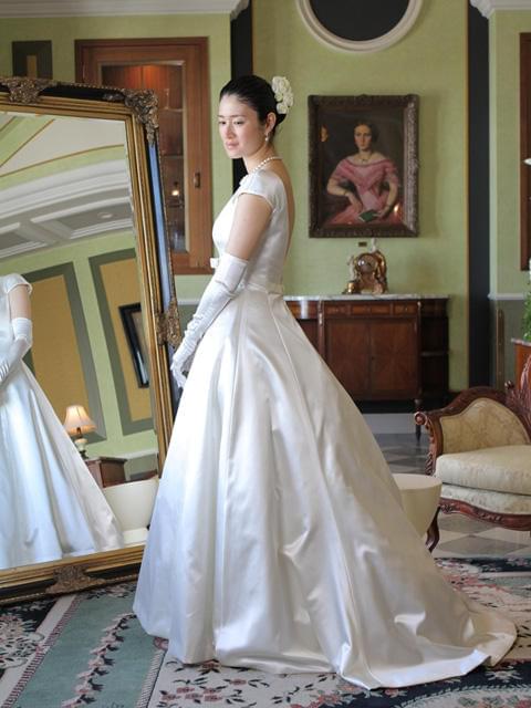 小雪、結婚後初の花嫁姿を披露 役どころは極悪非道女