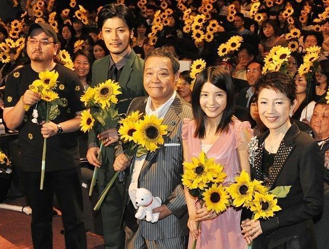 西田敏行、水前寺清子からの歌のプレゼントに涙！