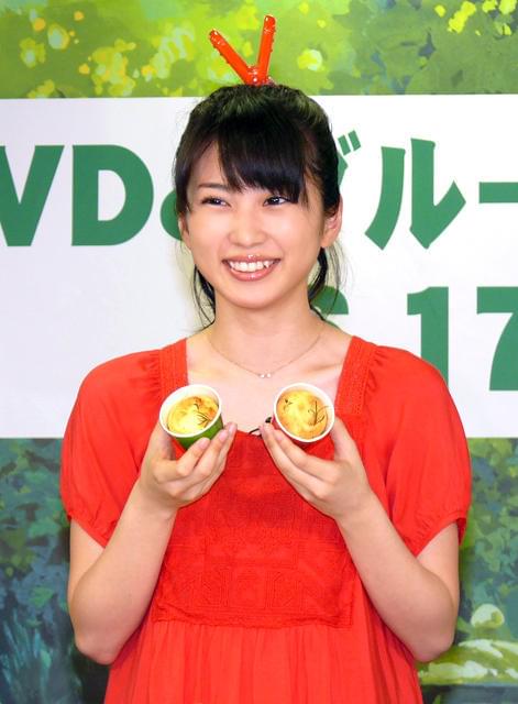 志田未来“アリエッティ”になりきりマフィン作りに挑戦