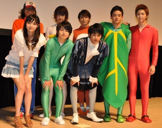 中村蒼、スカート＆タイツで“ロミオ”姿を披露