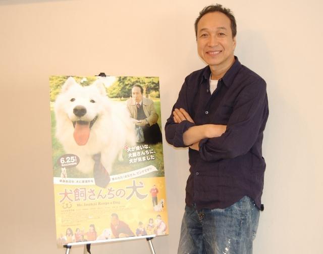 サモンそっくりの笑顔でニッコリ