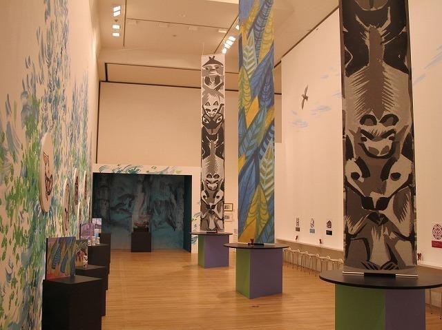 世界最大規模、約1000点の作品を展示