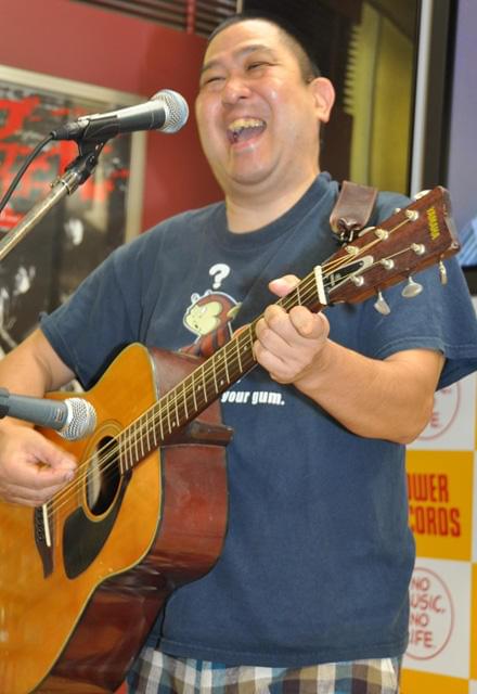 元「たま」石川浩司、AKB48とのデッドヒートに困惑