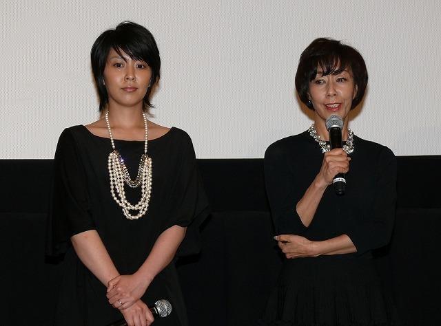 闘病中の原田芳雄、車いすで主演作「大鹿村騒動記」舞台挨拶に