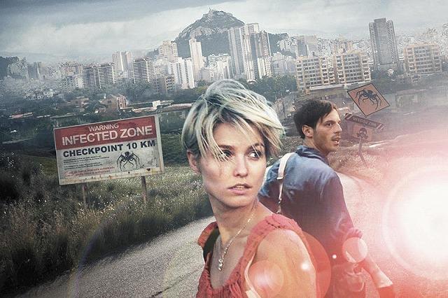 ふたりは謎の物体から逃げ切れるか?