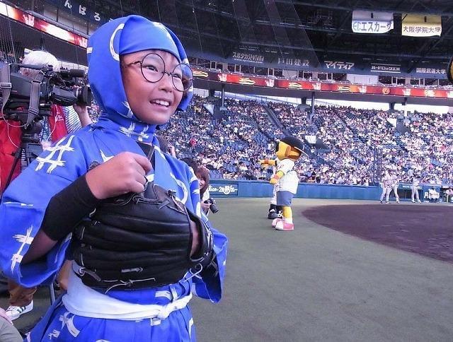 加藤清史郎、憧れの甲子園で“忍たま”姿のガチガチ始球式