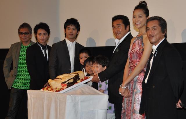 「忍たま」に世界70か国からオファー 初日に“なでしこ”安藤も出席