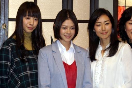 真木、多江、夏帆で“不謹慎”3姉妹