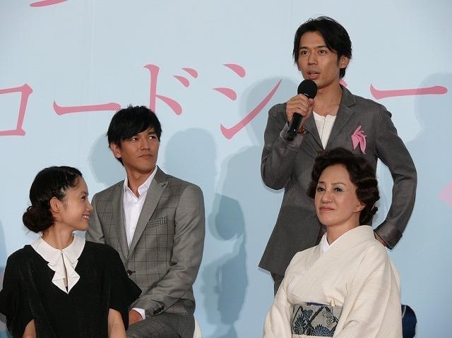 櫻井翔、リムジンに舞い上がる「神様のカルテ」完成披露