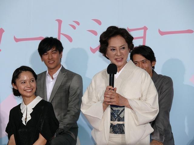 櫻井翔、リムジンに舞い上がる「神様のカルテ」完成披露