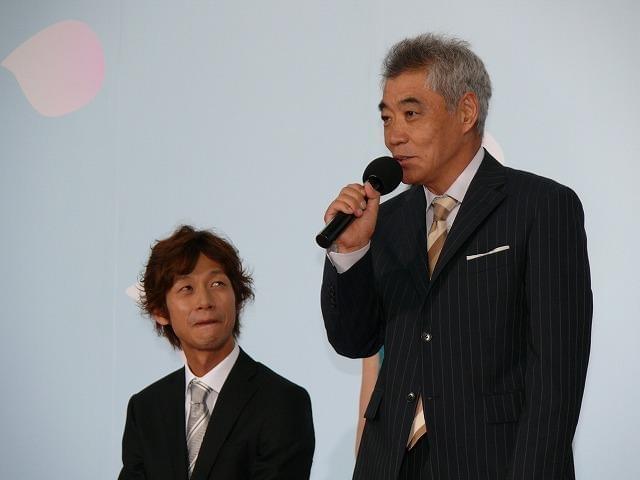 櫻井翔、リムジンに舞い上がる「神様のカルテ」完成披露