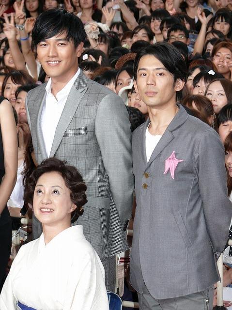 櫻井翔、リムジンに舞い上がる「神様のカルテ」完成披露