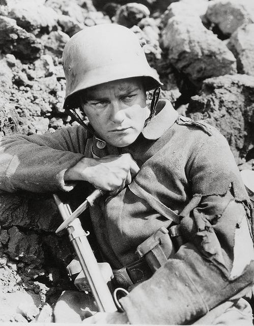 戦争映画の傑作「西部戦線異状なし」がリメイク